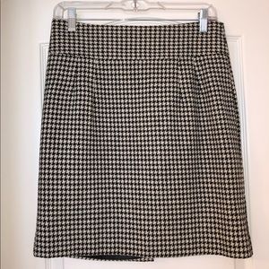 Banana Republic Wool Houndstooth Skirt, womens size 6, dark academia